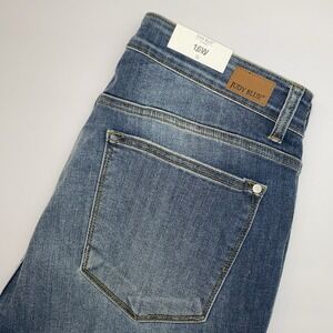NEW Judy Blue Capri Fit Jeans Women's‎ 16W JB82185MD Distressed Mid Rise Stretch